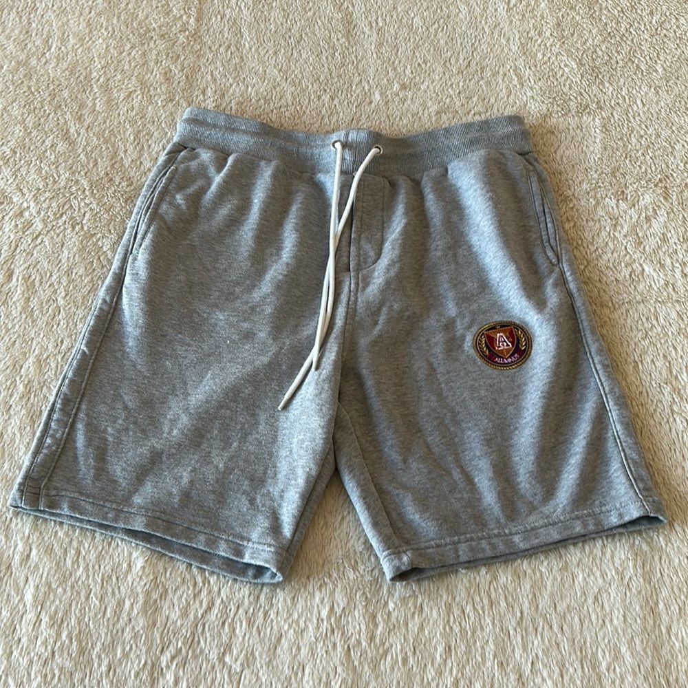 Alumnus gray shorts  
